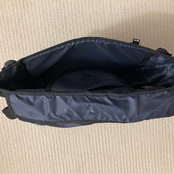 Roots Canada Black/Red Over-the-Shoulder Bag - Picture 4 of 4